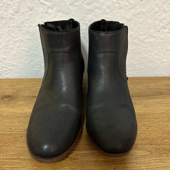 Lucky Brand Size 8 Ankle Boot - Picture 2 of 3